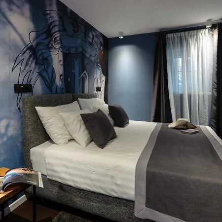 Camera Hotel Szálloda 4*