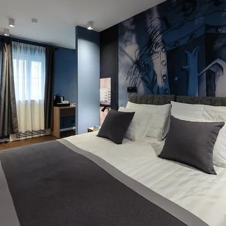 Camera Hotel Szálloda 4*