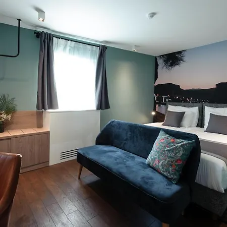 Camera Hotel 4*