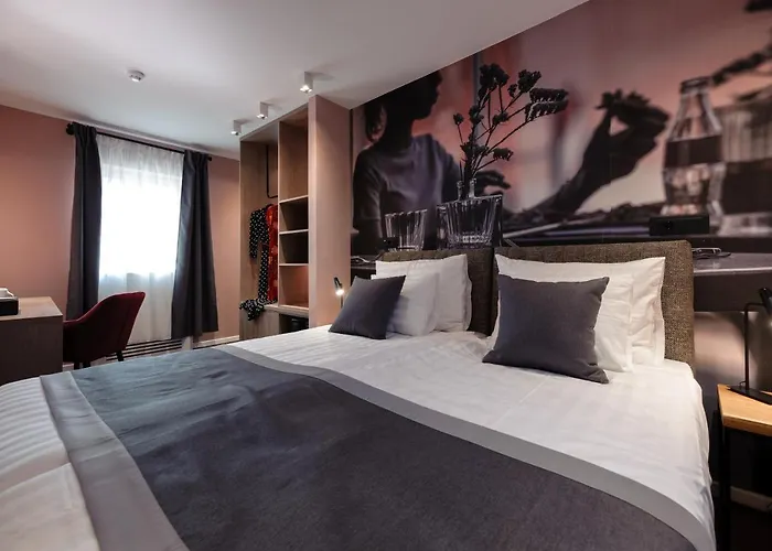 Camera Hotel