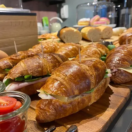 Camera Hotel Otel 4*