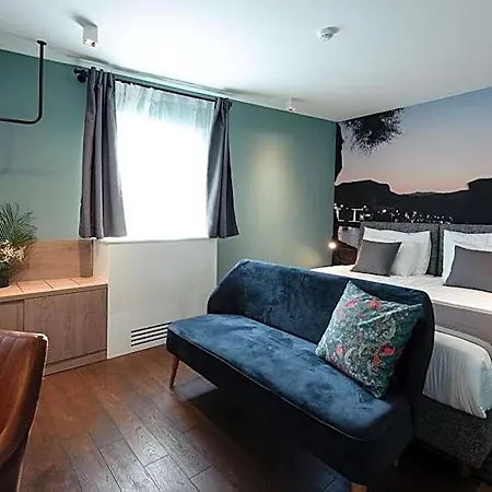 Camera Hotel 4*